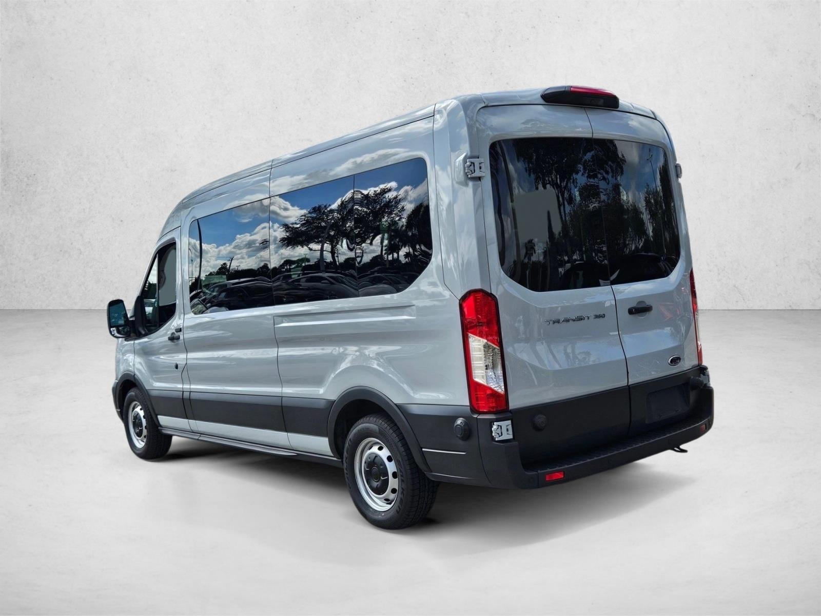 2023 Ford Transit Passenger Wagon T-350 148" Med Roof XL RWD