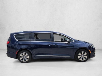 2018 Chrysler Pacifica Hybrid Limited FWD
