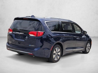 2018 Chrysler Pacifica Hybrid Limited FWD