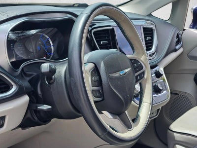 2018 Chrysler Pacifica Hybrid Limited FWD