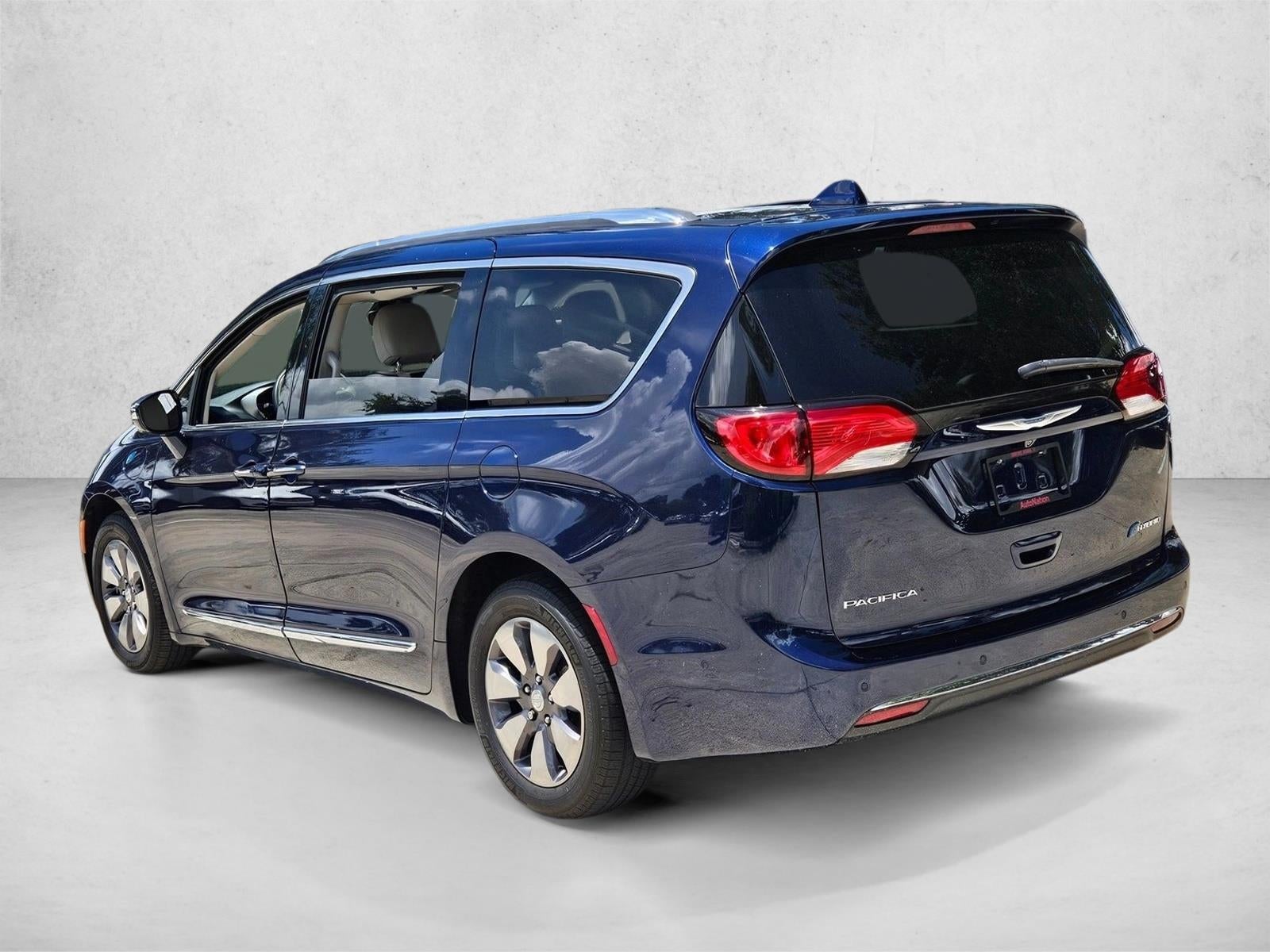 2018 Chrysler Pacifica Hybrid Limited FWD