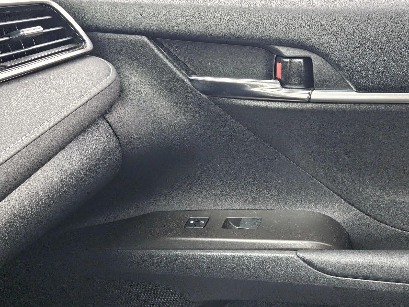 2023 Toyota Camry SE Auto (SE)