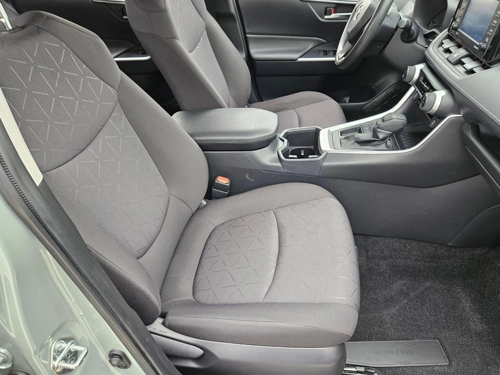 2022 Toyota RAV4 XLE FWD (GS)