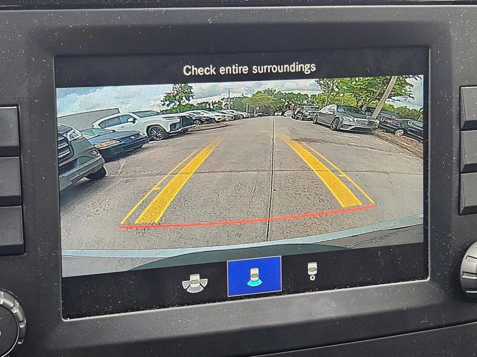 2023 Mercedes-Benz Metris Passenger Van Standard Roof 126" Wheelbase