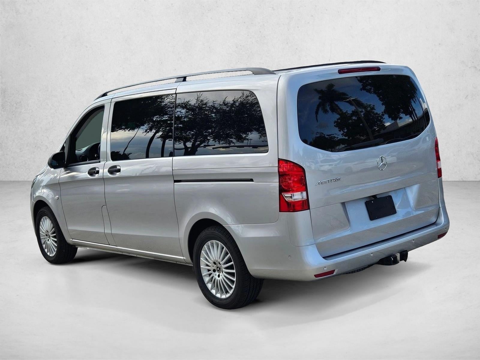 2023 Mercedes-Benz Metris Passenger Van Standard Roof 126" Wheelbase
