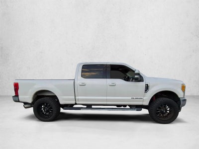 2017 Ford Super Duty F-250 SRW Lariat 4WD Crew Cab 6.75' Box