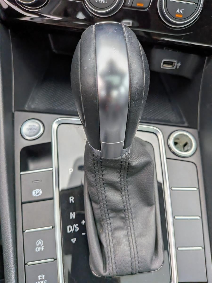 2019 Volkswagen Jetta SEL Premium Auto w/SULEV *Ltd Avail*