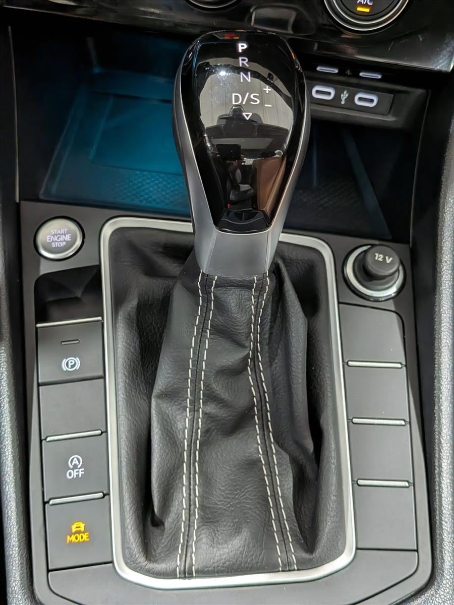 2024 Volkswagen Jetta SEL Auto