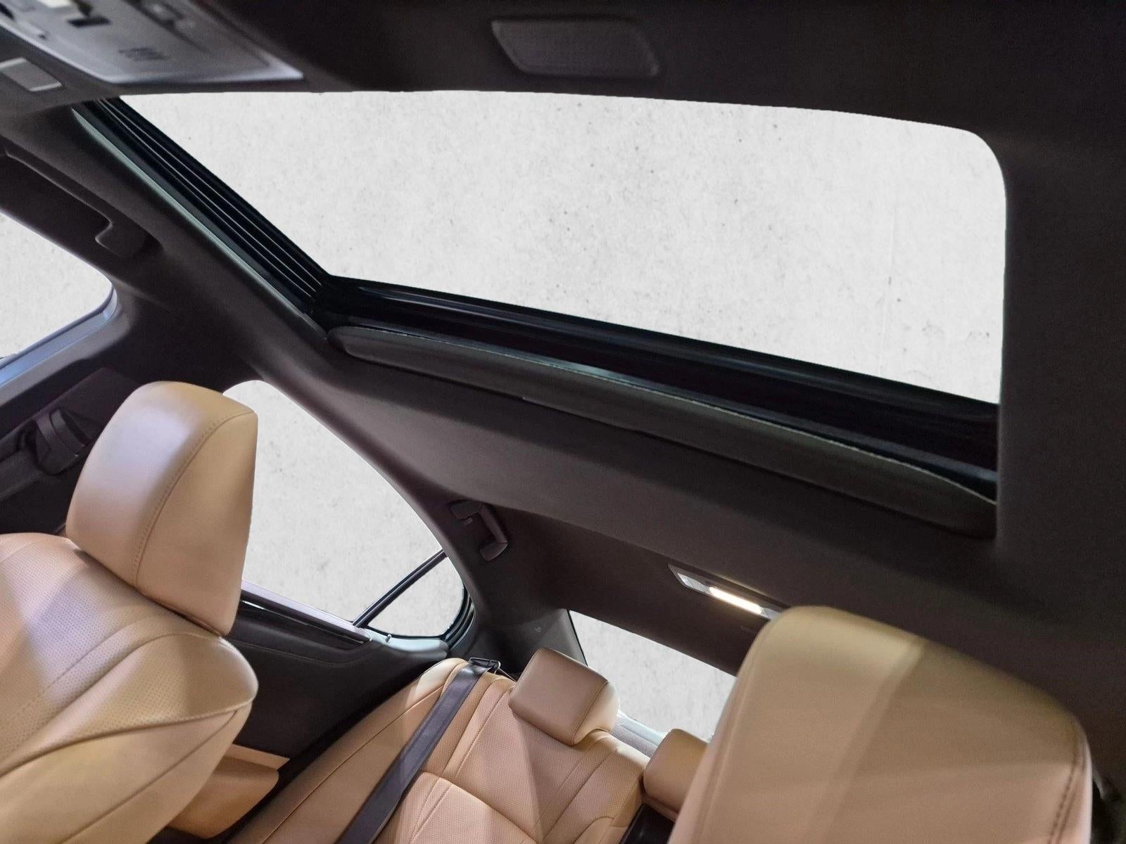 2019 Lexus ES 300h Luxury FWD