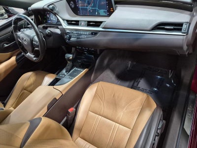 2019 Lexus ES 300h Luxury FWD