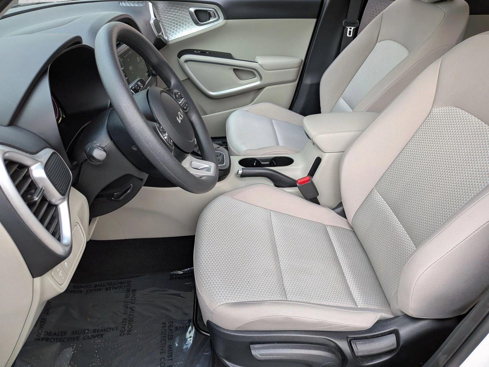 2024 Kia Soul LX IVT