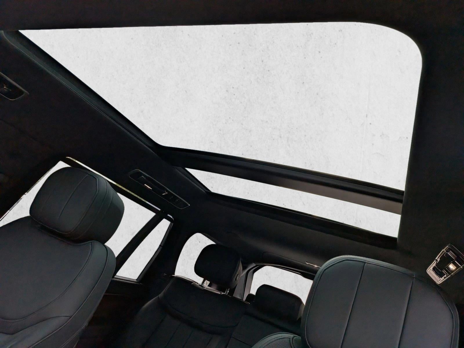 2023 Land Rover Range Rover P400 SE LWB 7 Seat