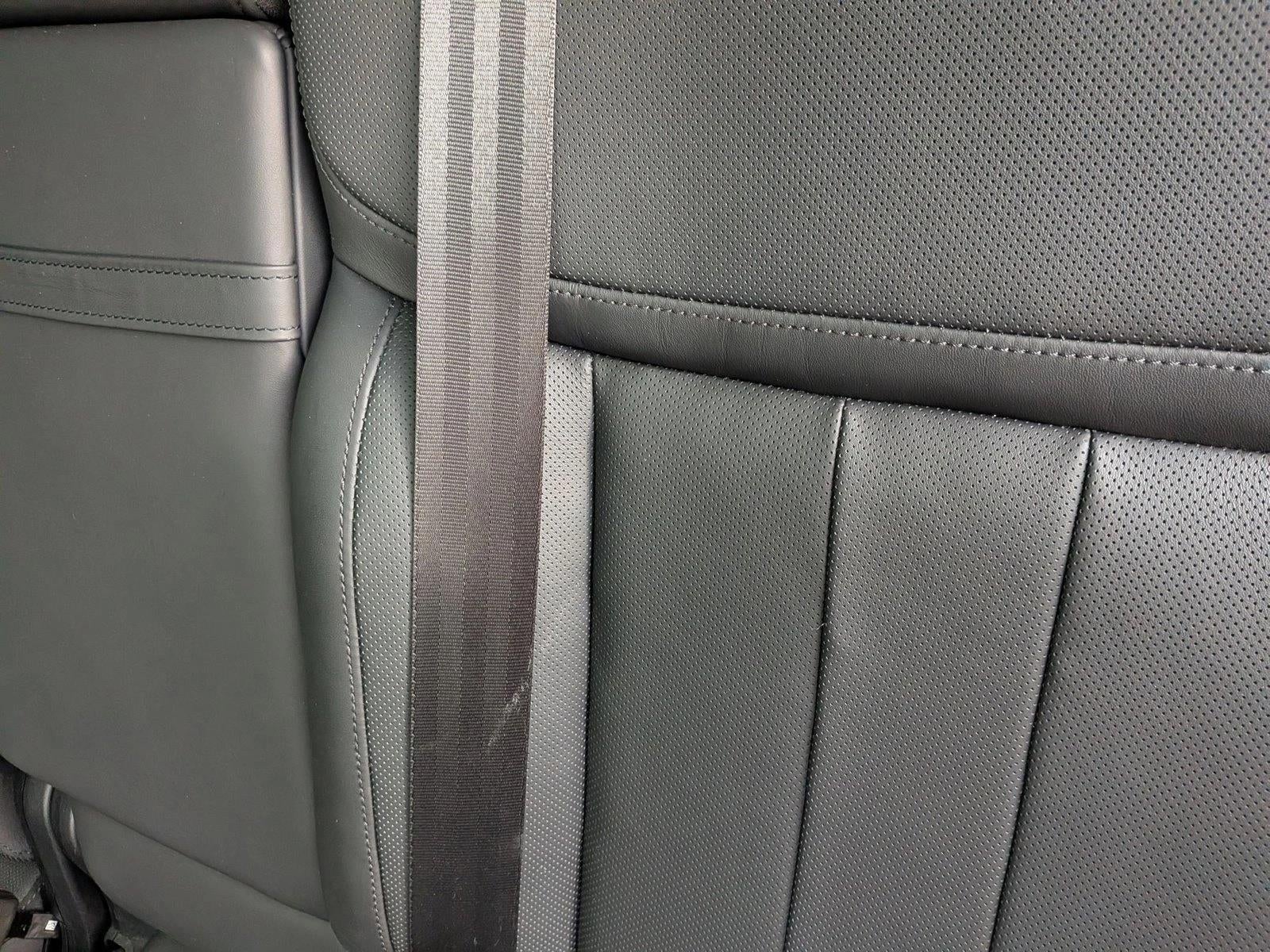 2023 Land Rover Range Rover P400 SE LWB 7 Seat