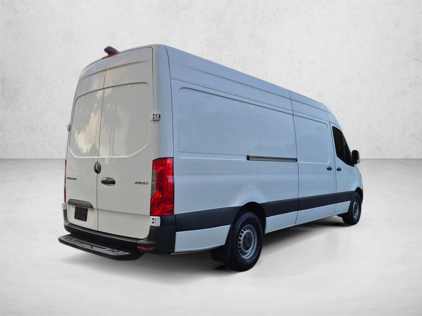 2022 Mercedes-Benz Sprinter Cargo Van 2500 High Roof I4 170" RWD
