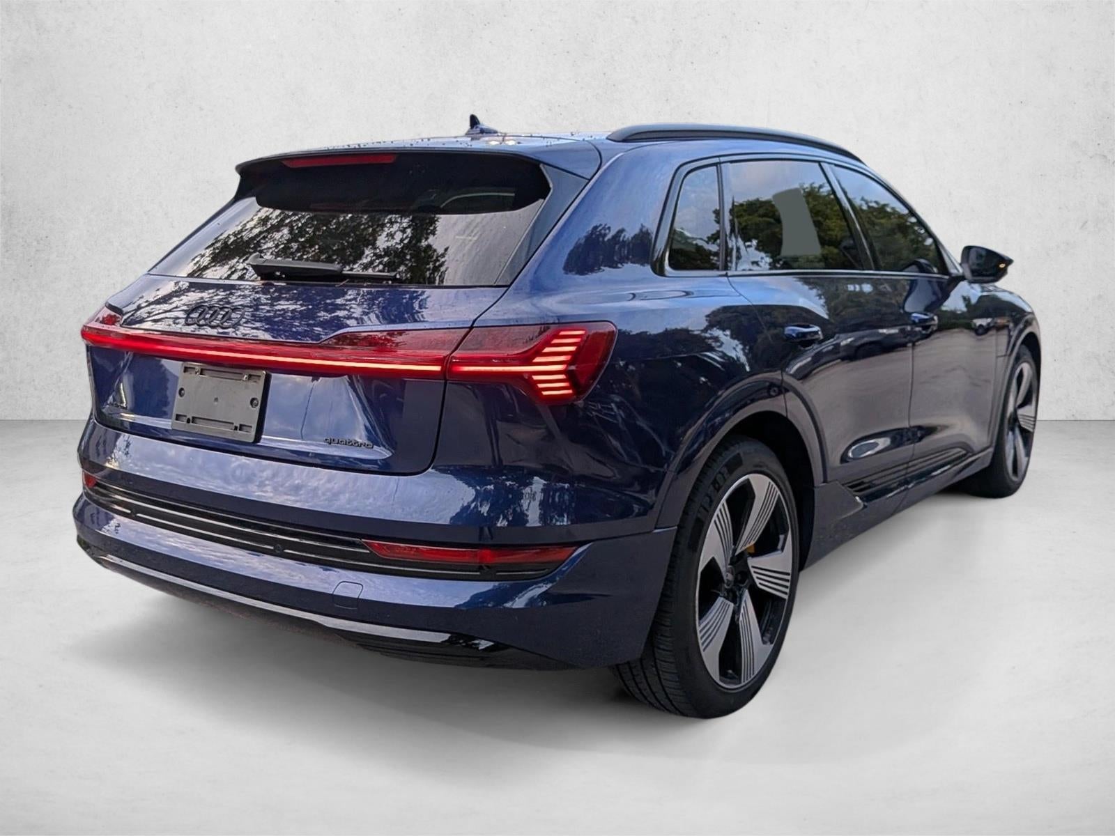 2022 Audi e-tron Premium Plus quattro