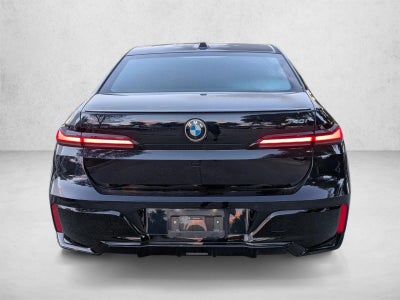 2025 BMW 740i Sedan