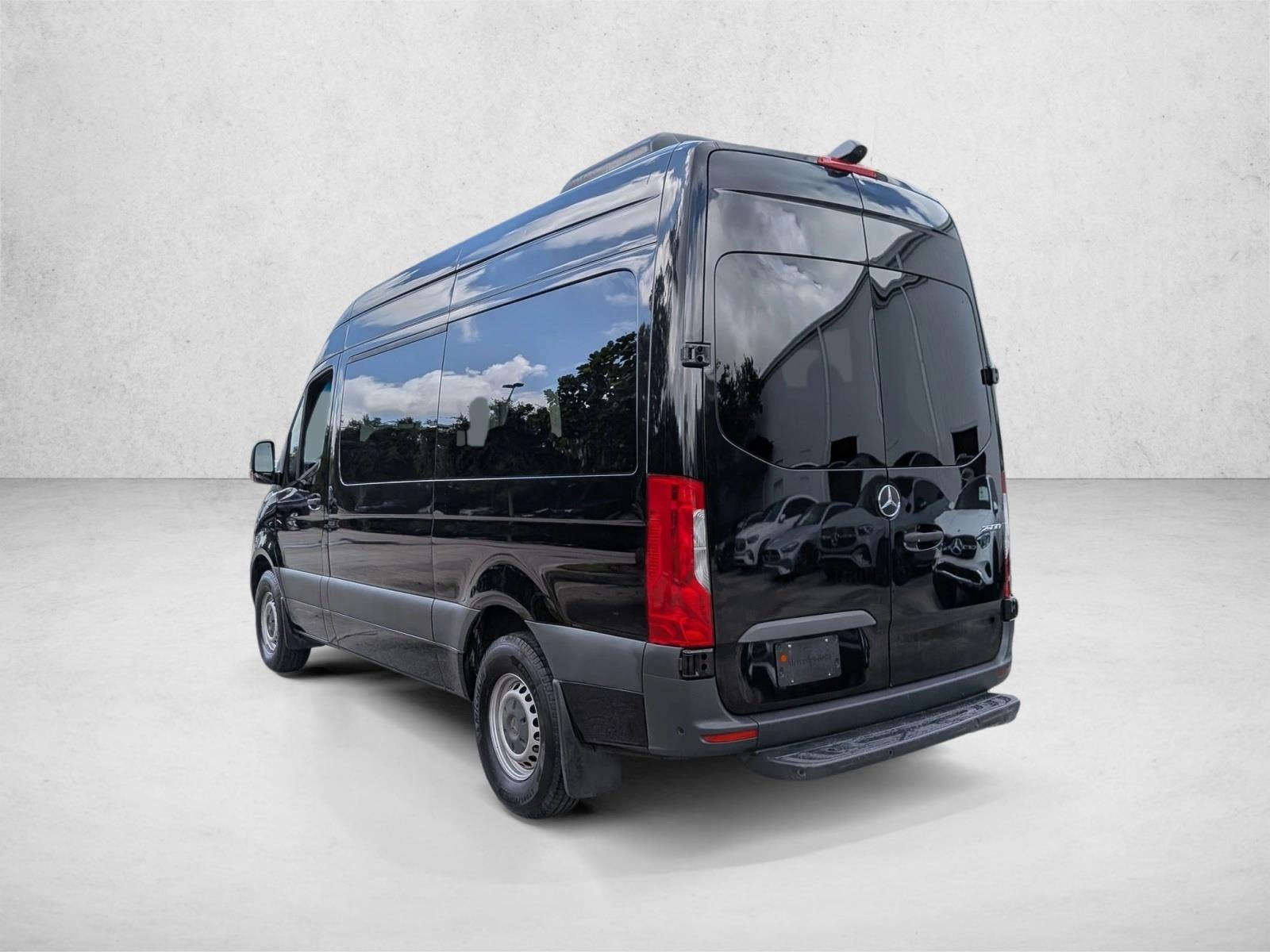 2019 Mercedes-Benz Sprinter Passenger Van 2500 High Roof V6 144" RWD