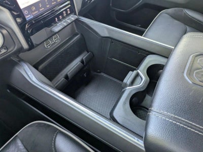 2022 RAM 1500 Laramie 4x4 Crew Cab 6'4" Box
