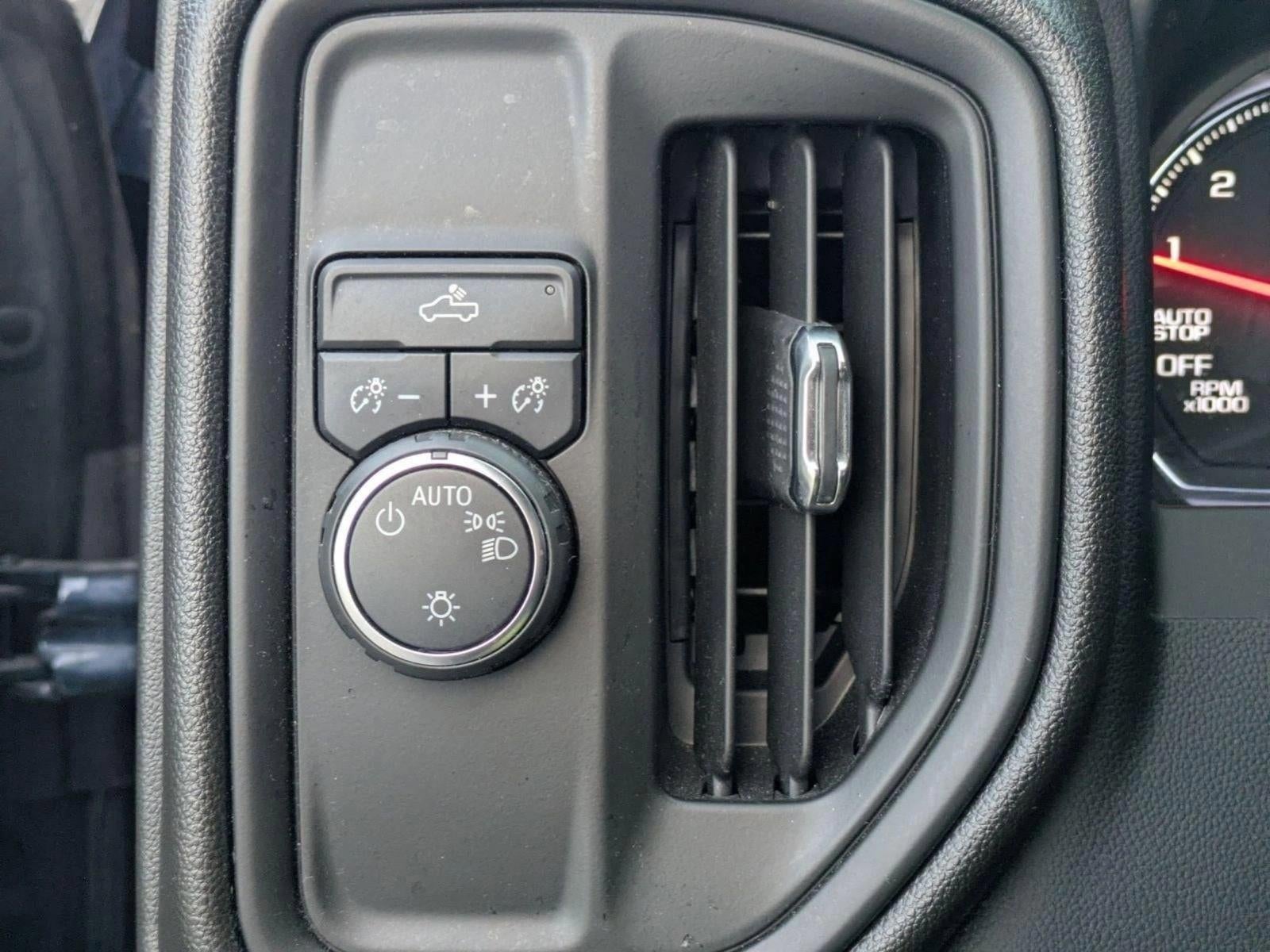 2022 Chevrolet Silverado 1500 Crew Cab Short Box 2-Wheel Drive Custom