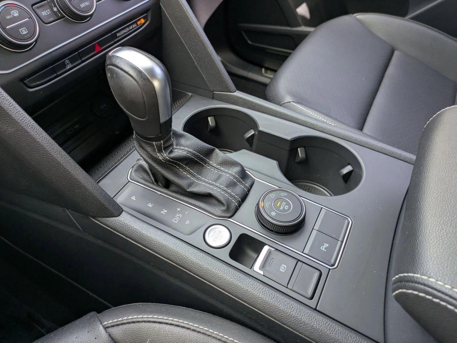 2021 Volkswagen Atlas 2021.5 3.6L V6 SE w/Technology R-Line 4MOTION