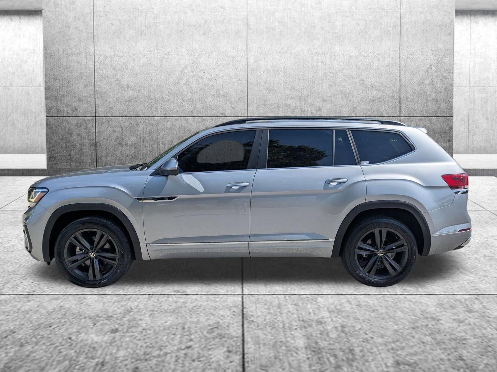 2021 Volkswagen Atlas 2021.5 3.6L V6 SE w/Technology R-Line 4MOTION