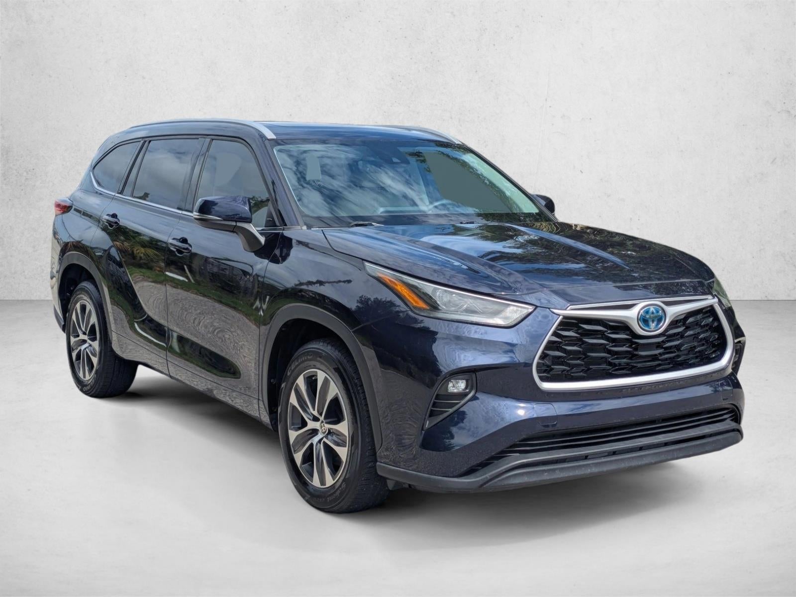 2022 Toyota Highlander Hybrid XLE FWD (Natl)
