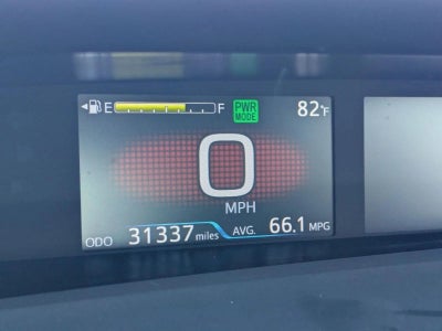 2022 Toyota Prius LE (Natl)
