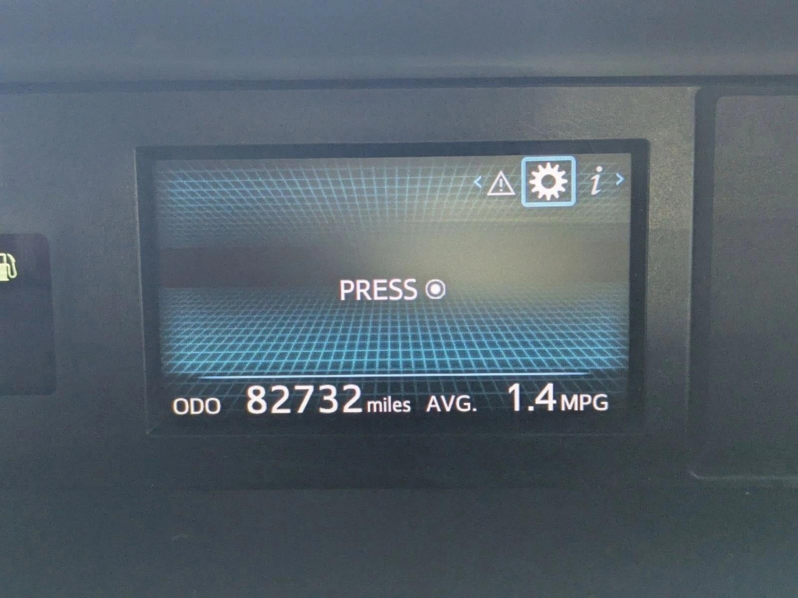 2017 Toyota Prius v Four (Natl)