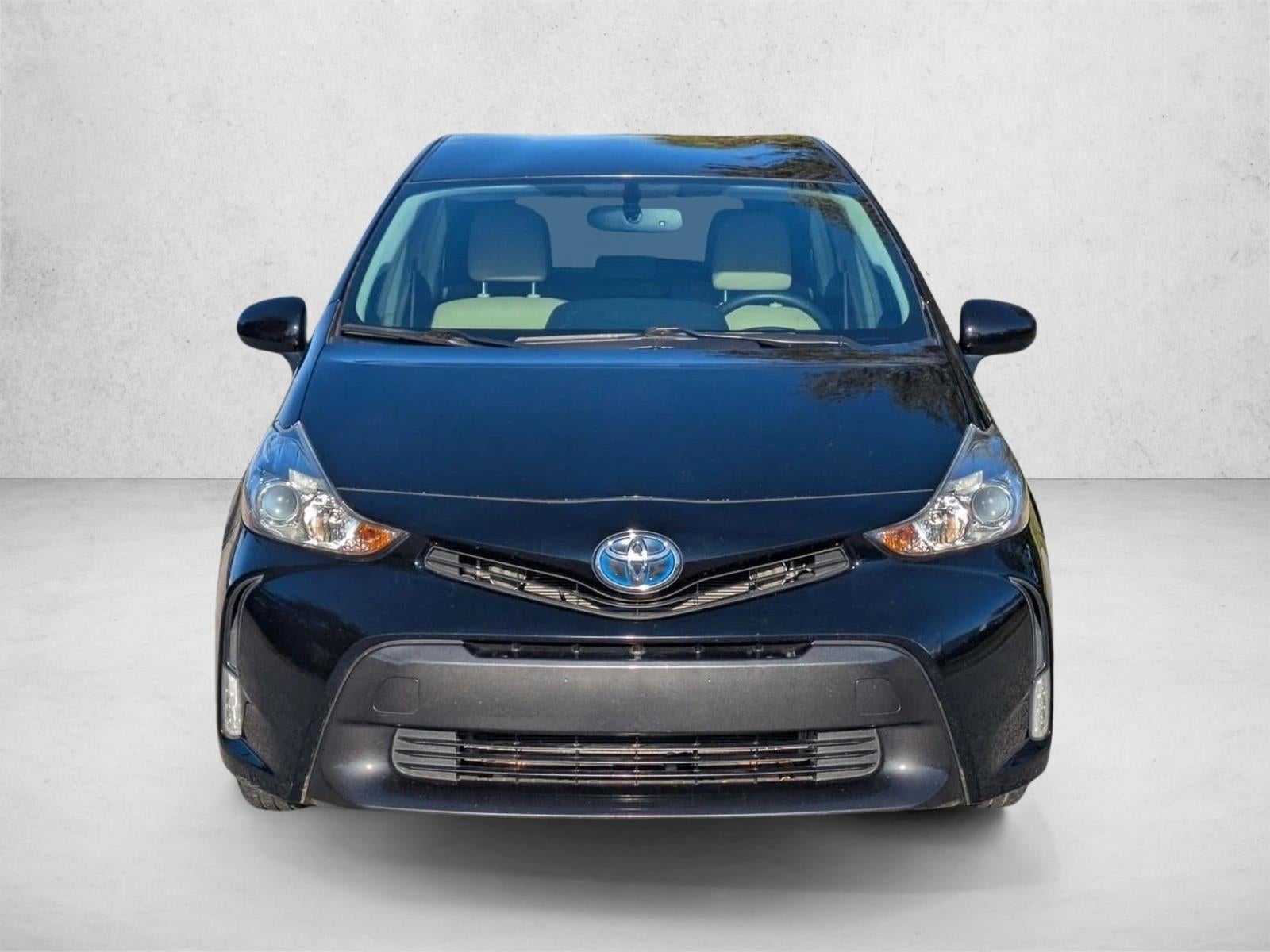 2017 Toyota Prius v Four (Natl)