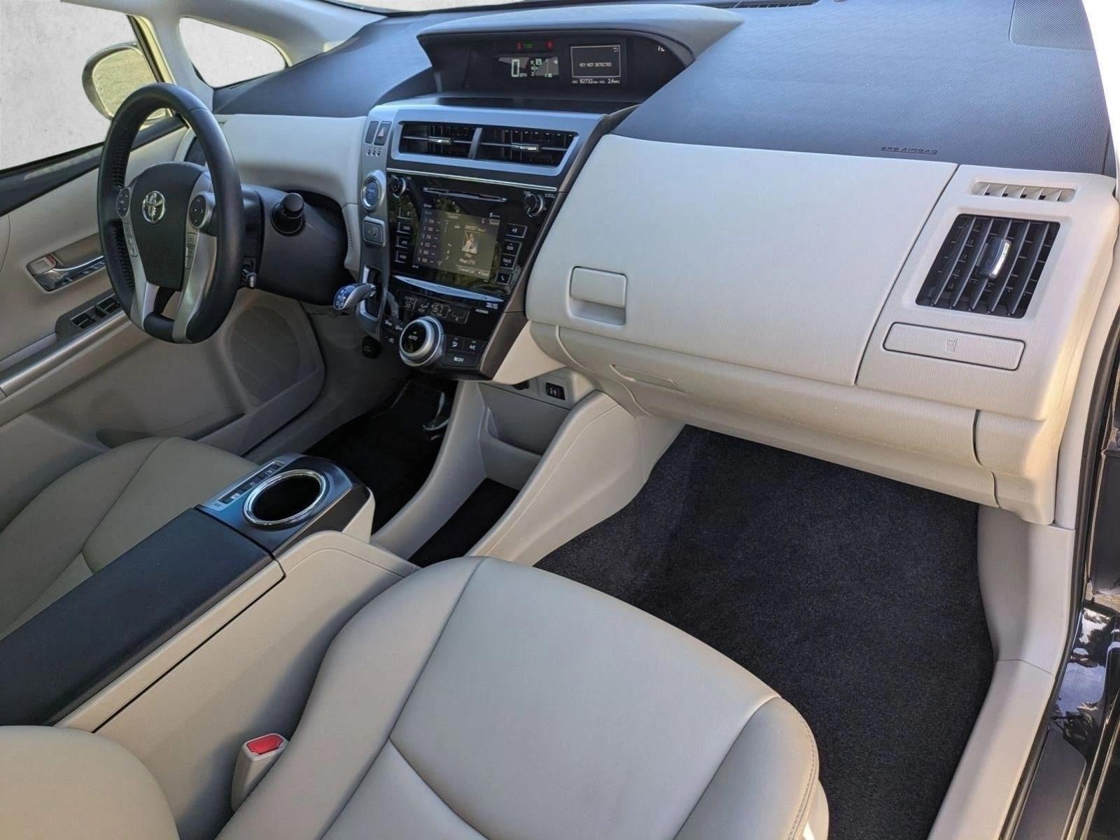 2017 Toyota Prius v Four (Natl)