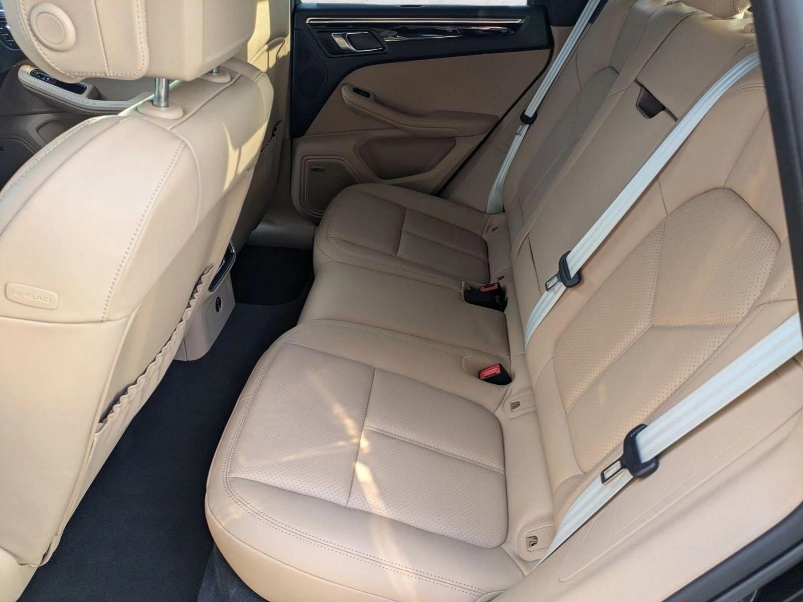 2025 Porsche Macan AWD