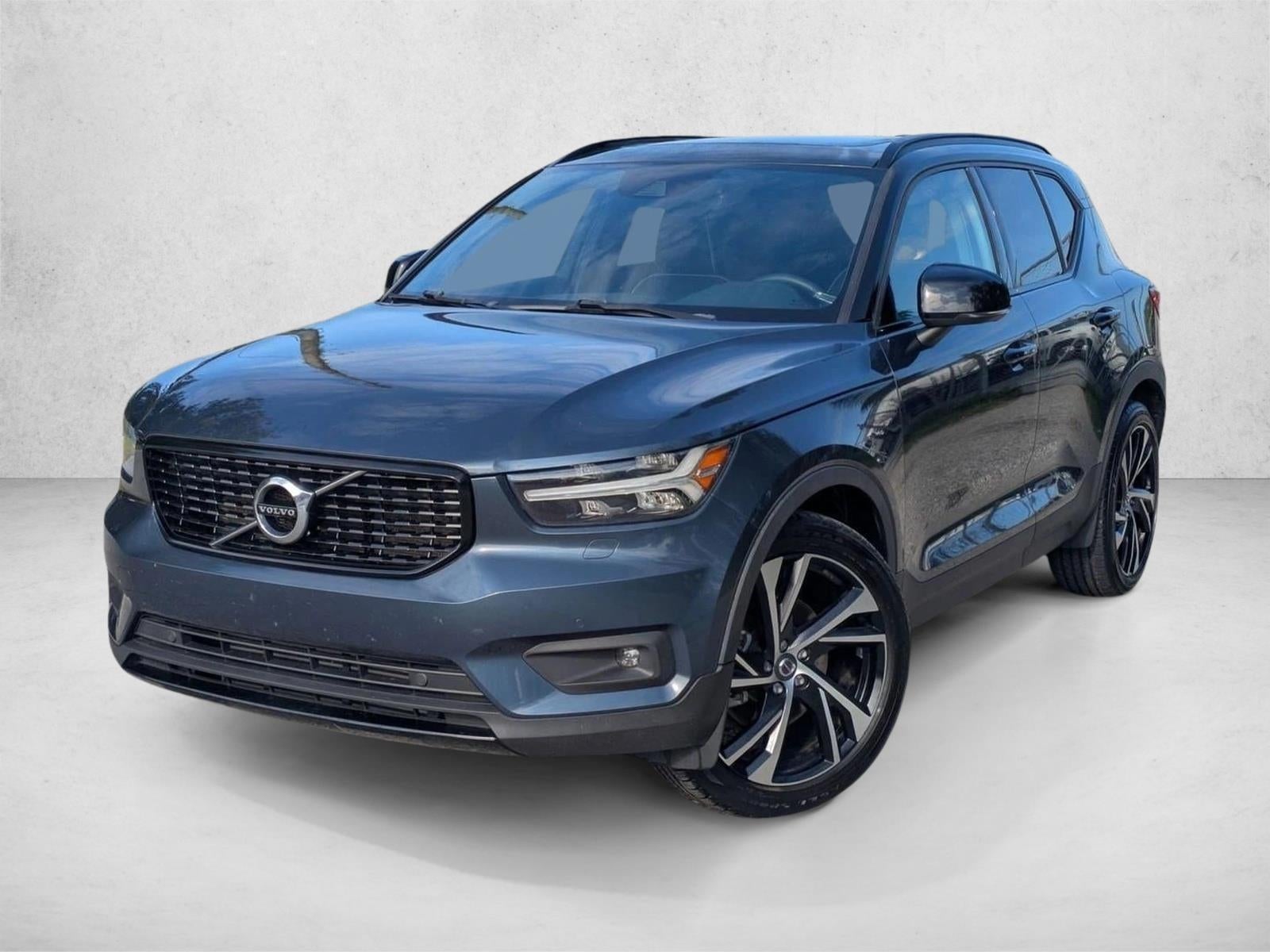 2022 Volvo XC40 T5 AWD R-Design