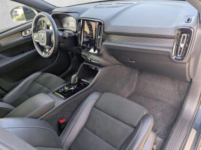 2022 Volvo XC40 T5 AWD R-Design