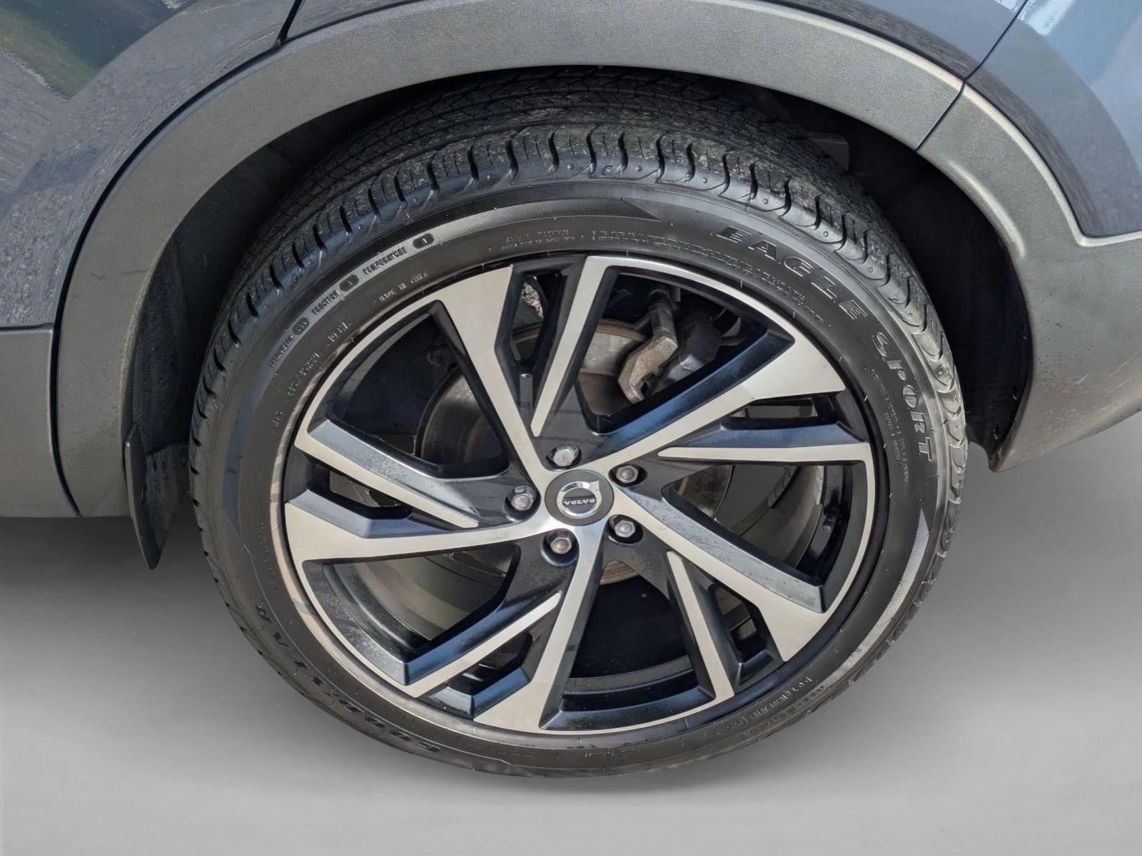 2022 Volvo XC40 T5 AWD R-Design