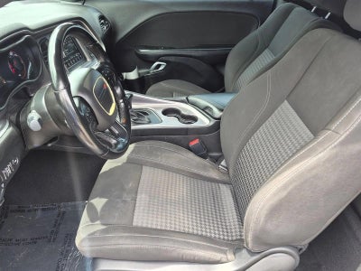 2022 Dodge Challenger SXT RWD