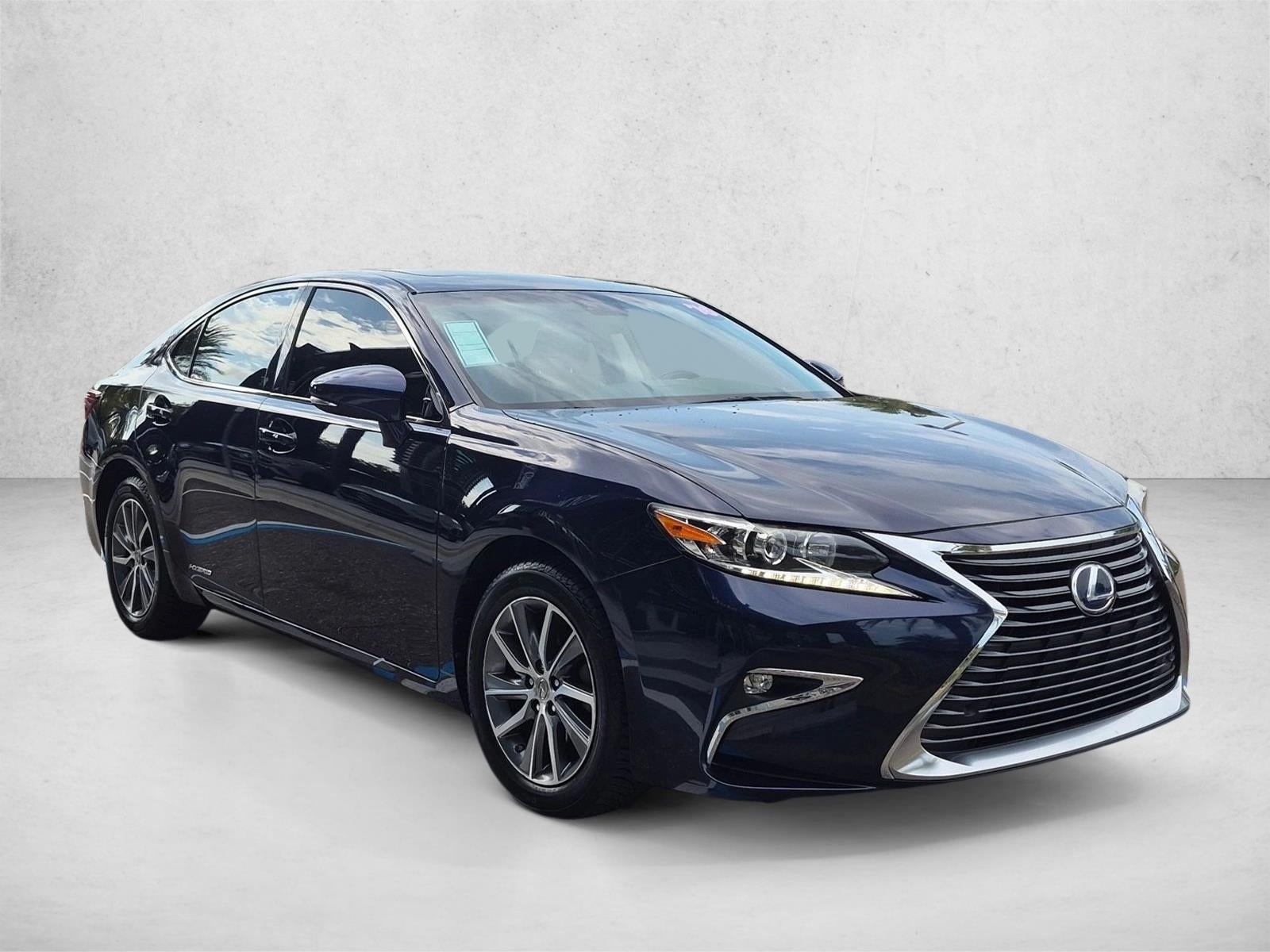 2016 Lexus ES 300h 4dr Sdn Hybrid