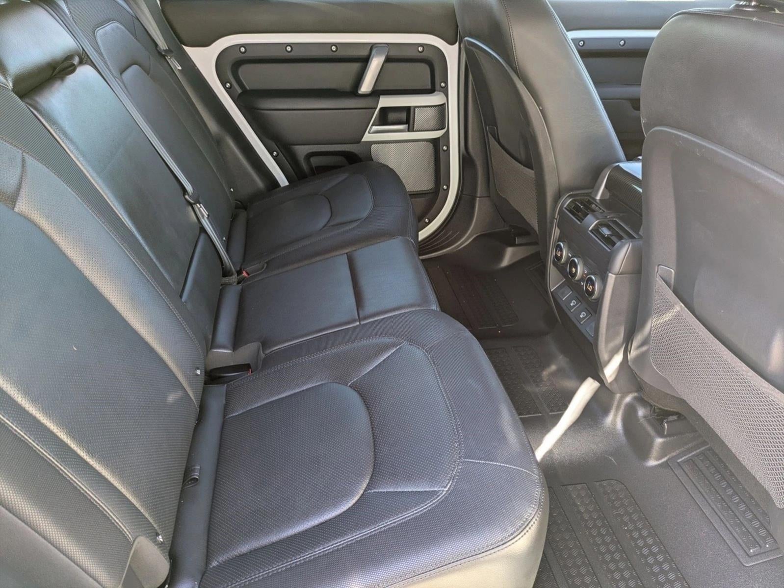 2024 Land Rover Defender 110 P400 X-Dynamic SE