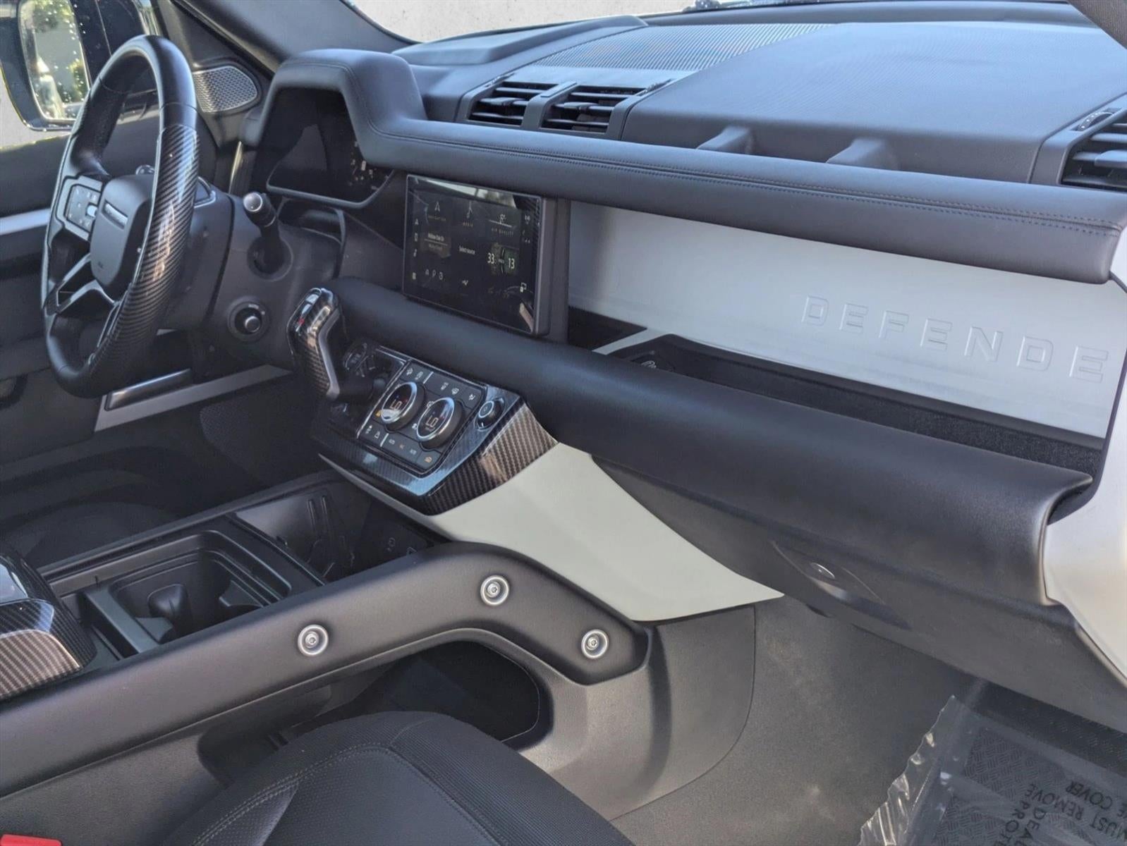 2024 Land Rover Defender 110 P400 X-Dynamic SE