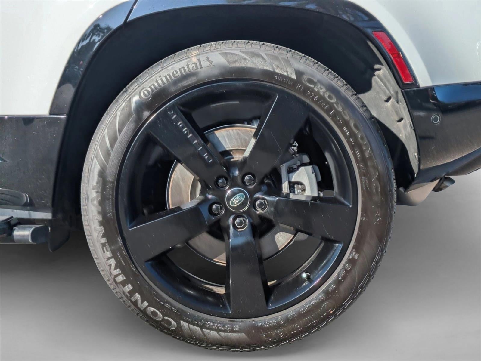 2024 Land Rover Defender 110 P400 X-Dynamic SE
