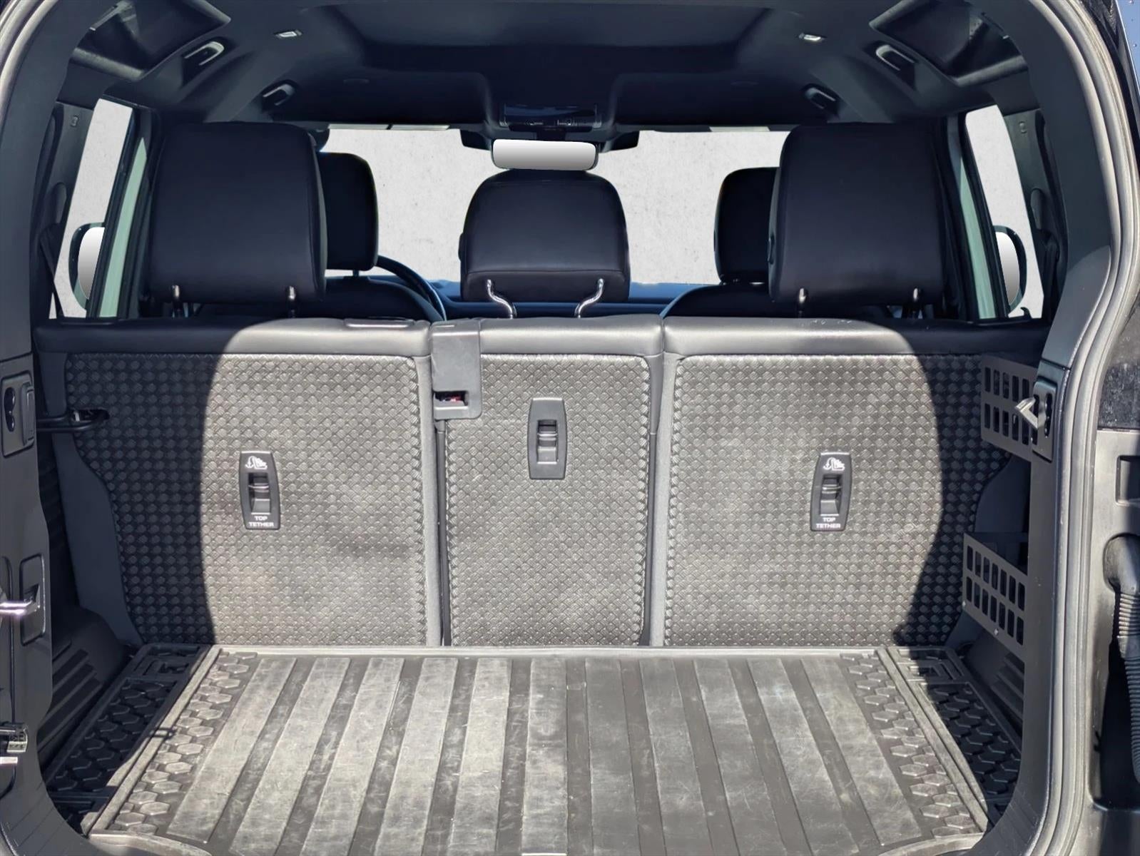 2024 Land Rover Defender 110 P400 X-Dynamic SE