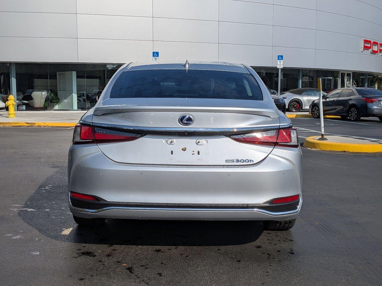 2021 Lexus ES 300h FWD