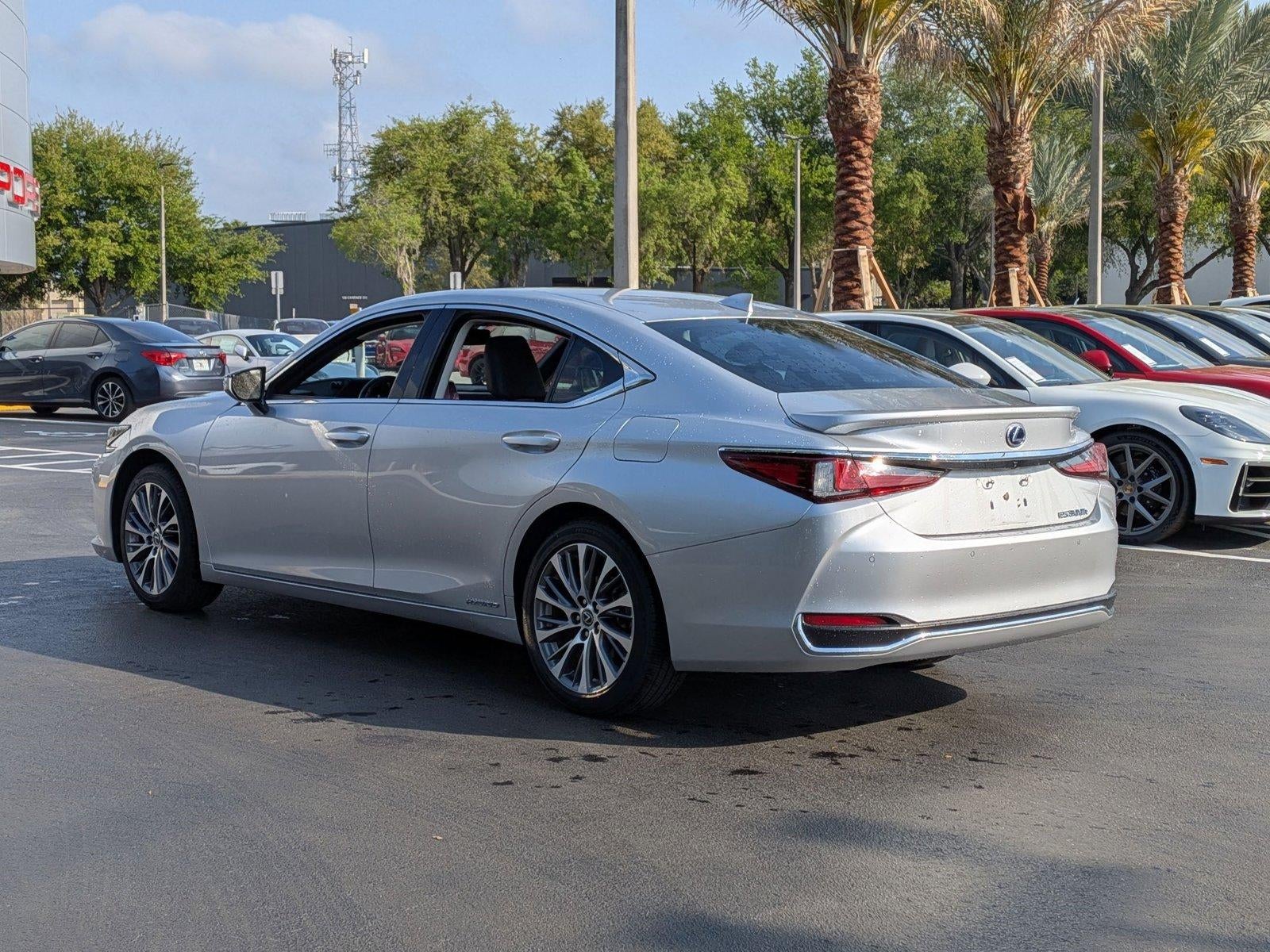 2021 Lexus ES 300h FWD