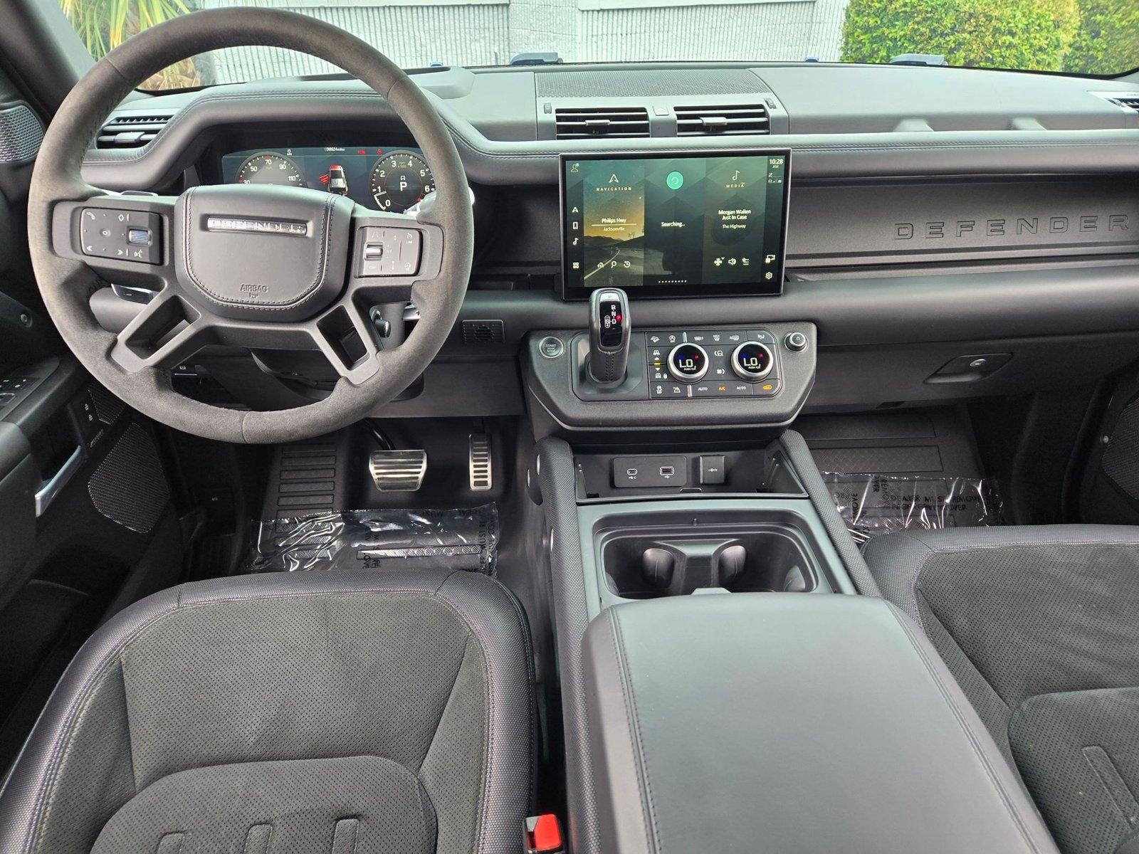 2022 Land Rover Defender 110 V8 AWD