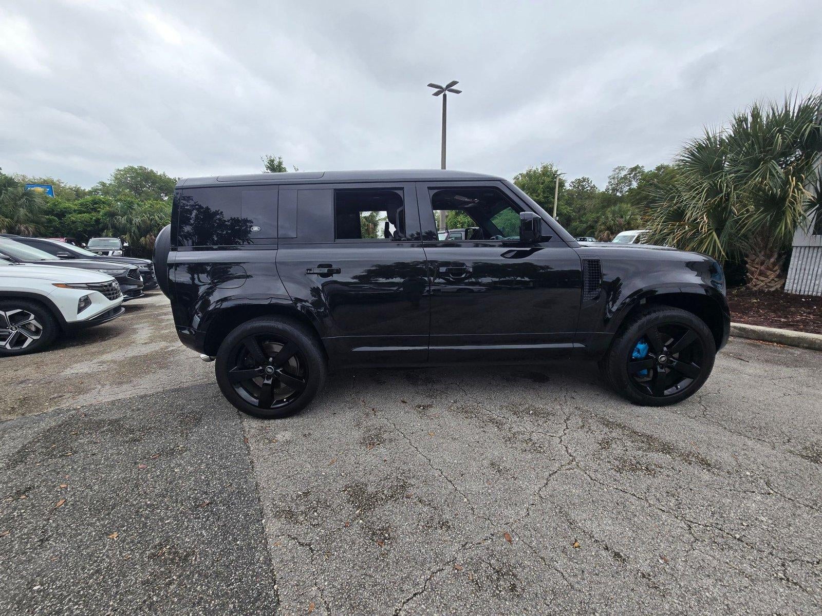 2022 Land Rover Defender 110 V8 AWD