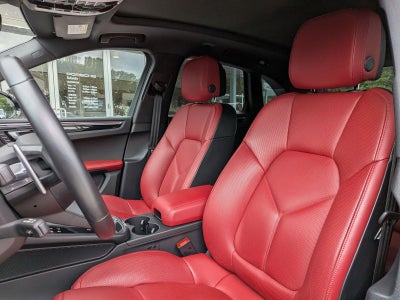 2025 Porsche Macan AWD