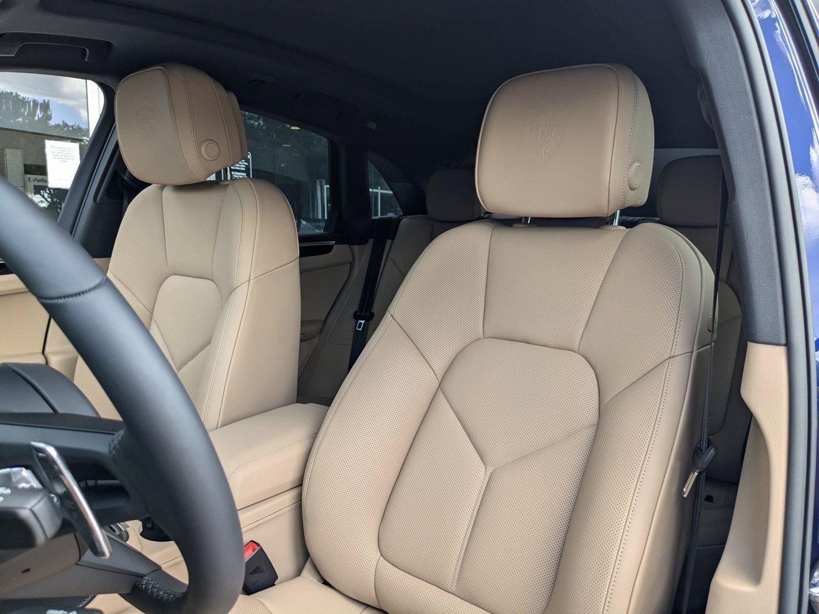 2025 Porsche Macan AWD