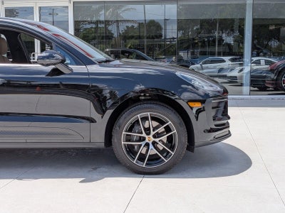 2025 Porsche Macan AWD