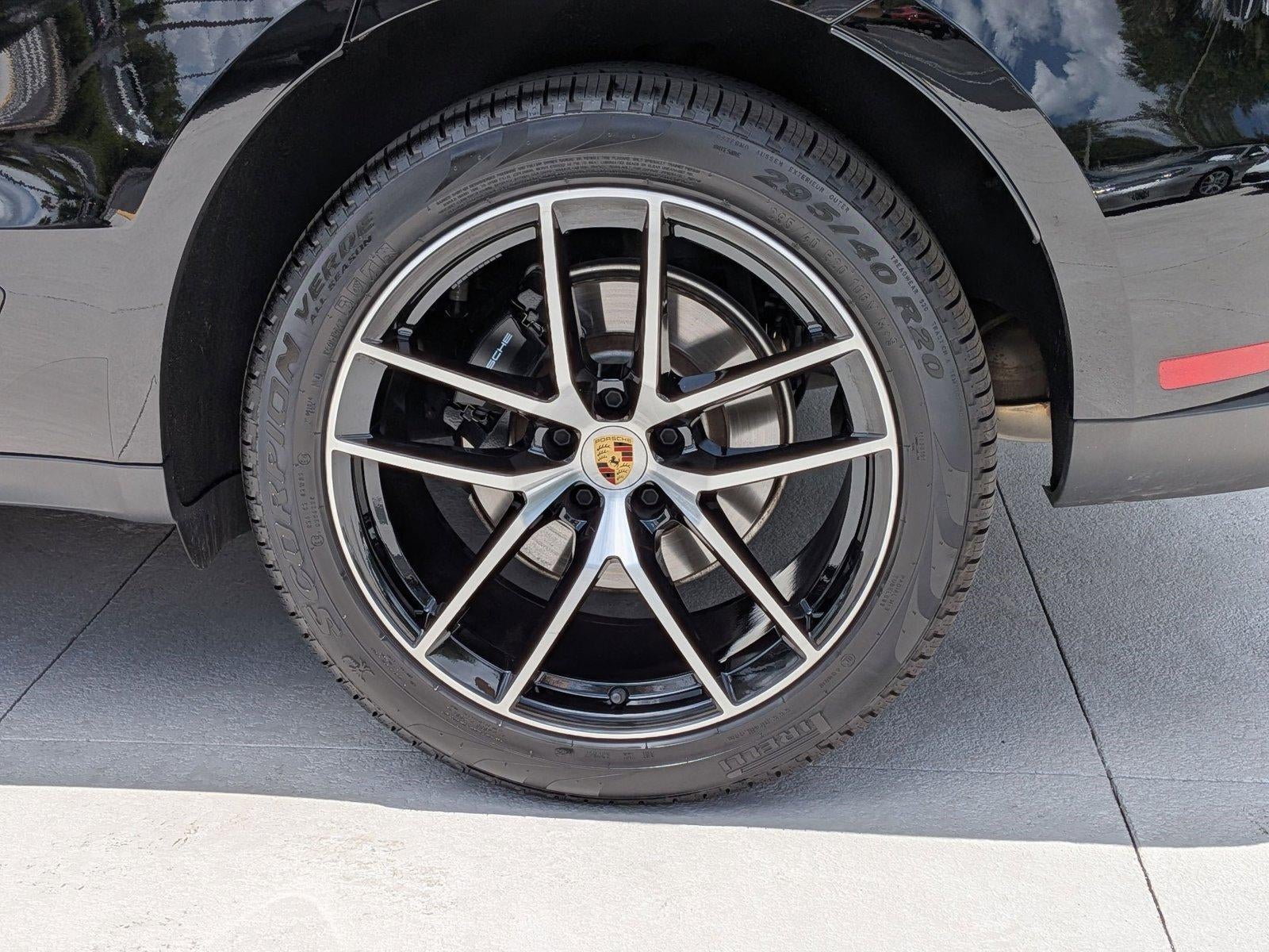 2025 Porsche Macan AWD