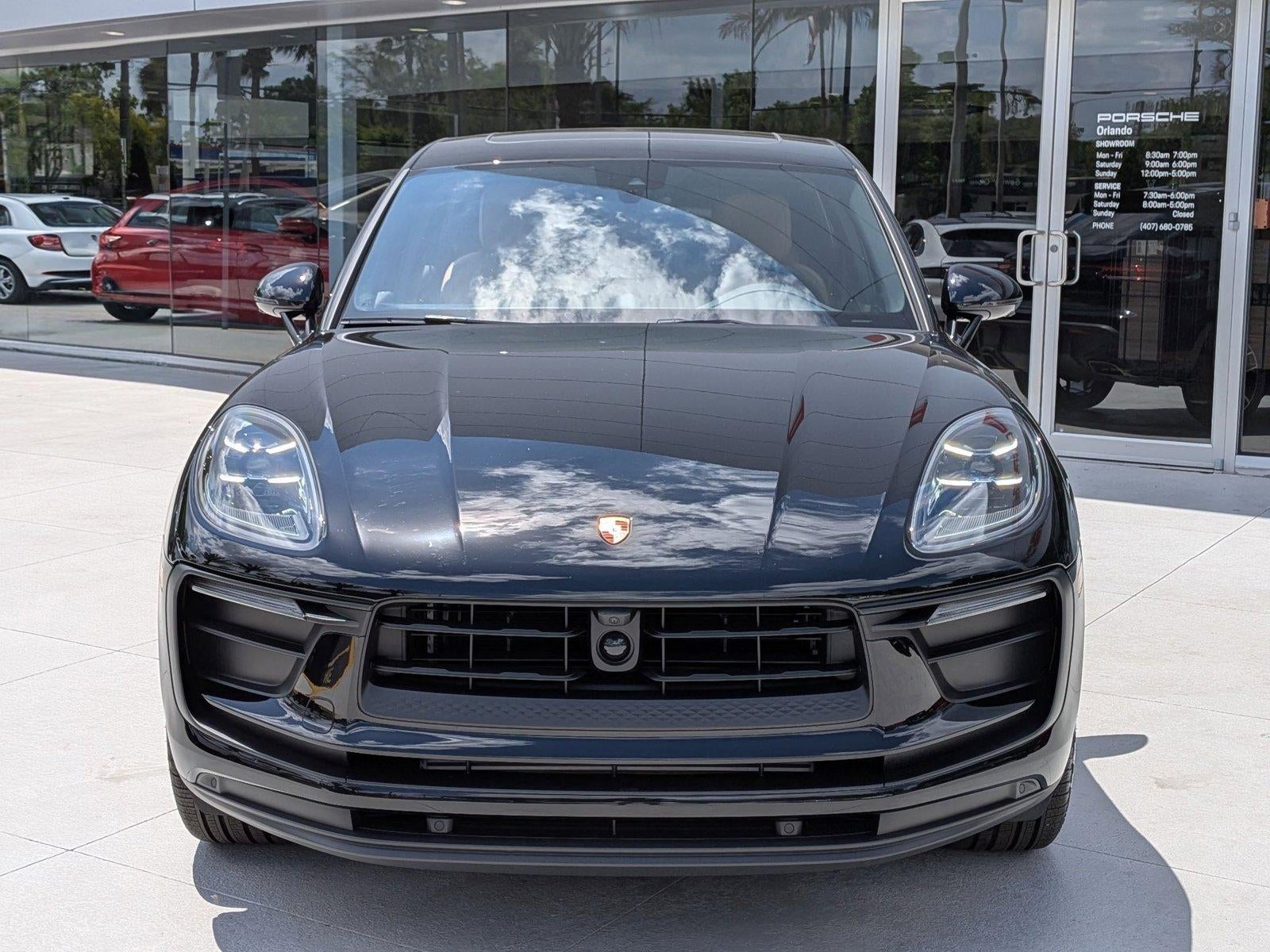 2025 Porsche Macan AWD