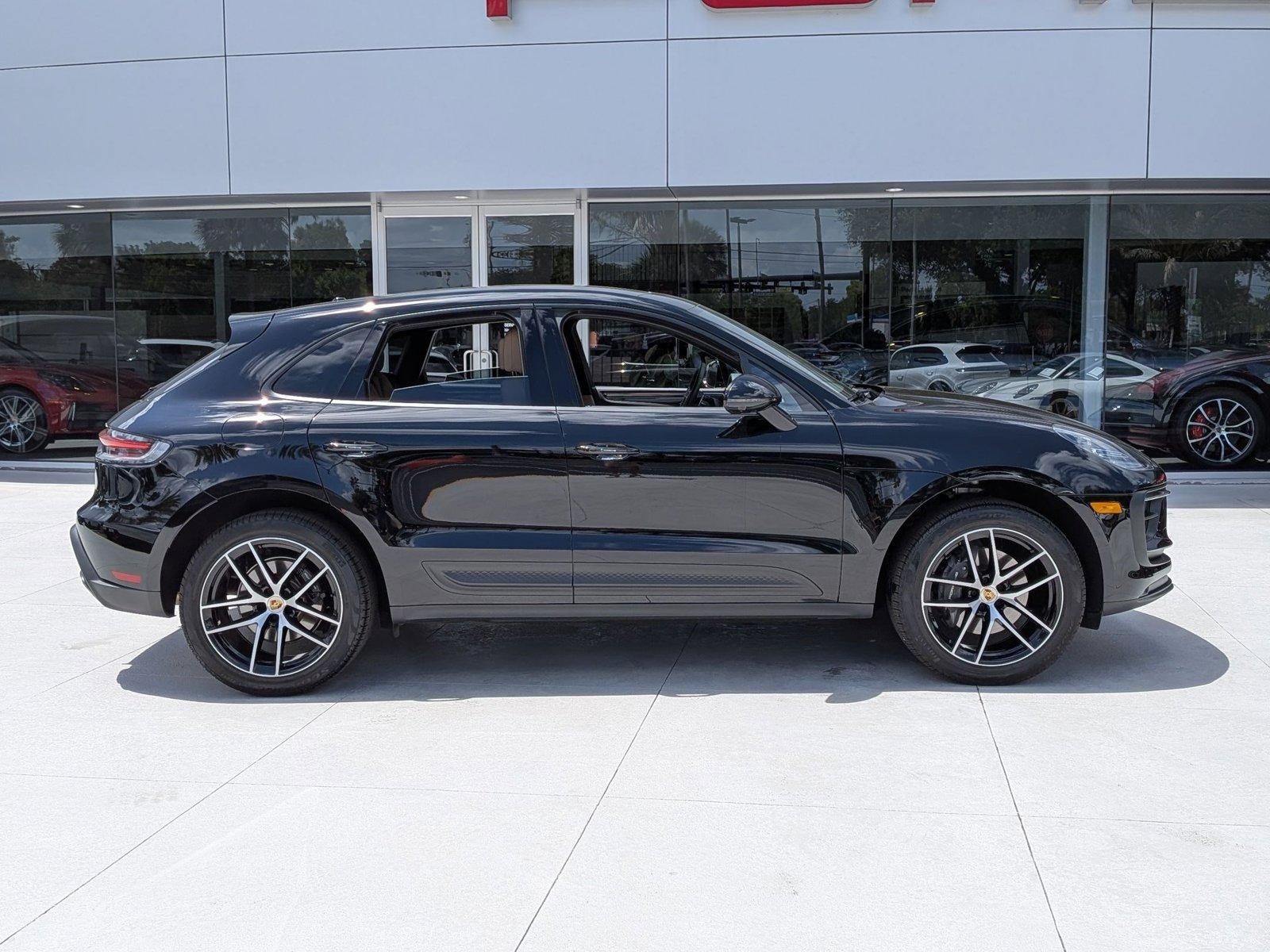 2025 Porsche Macan AWD